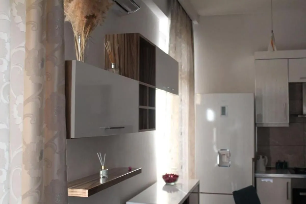 Apartment For Rent In Green Budapest ティビリシ 0*,
