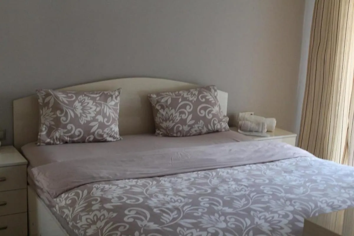 Apartment For Rent In Green Budapest ティビリシ
