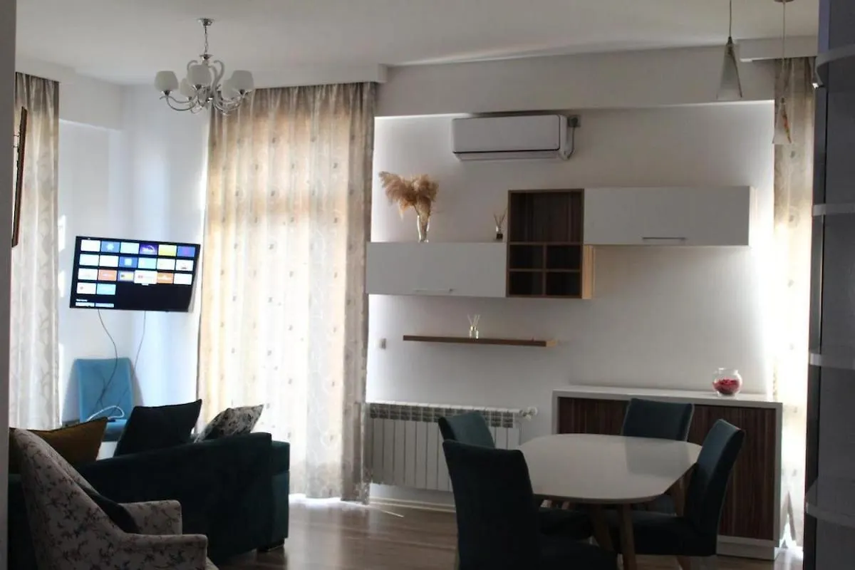 Apartment For Rent In Green Budapest ティビリシ